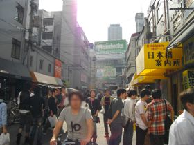 ���{���S����