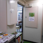 ���}�����X