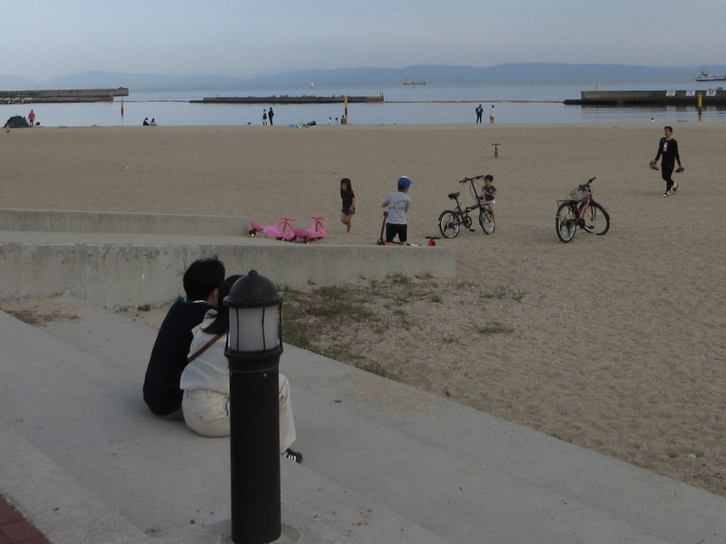 �{���r�[�`�ŗV�ڂ�