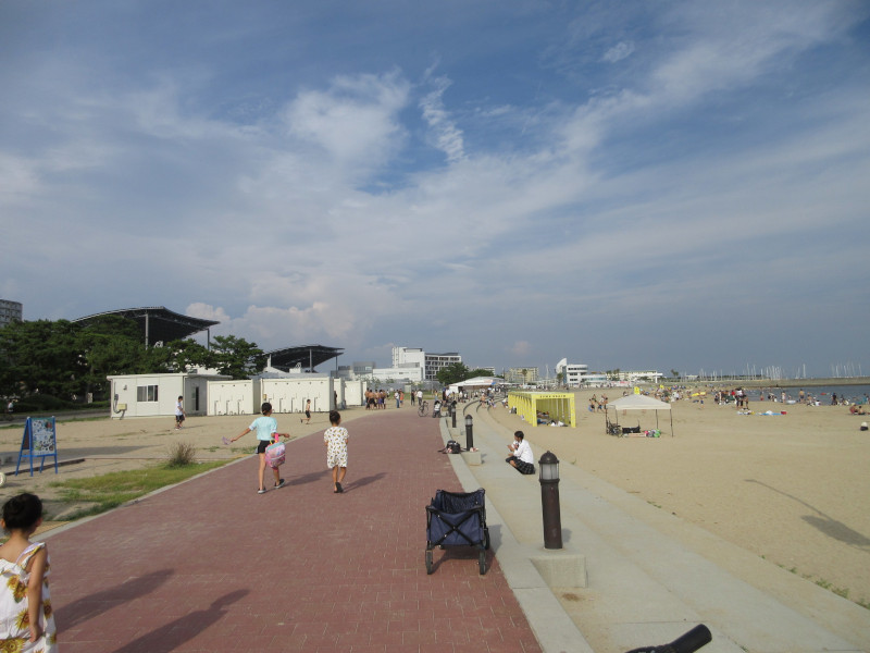 夏は当然須磨ビーチ