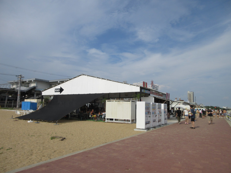 夏は当然須磨ビーチ