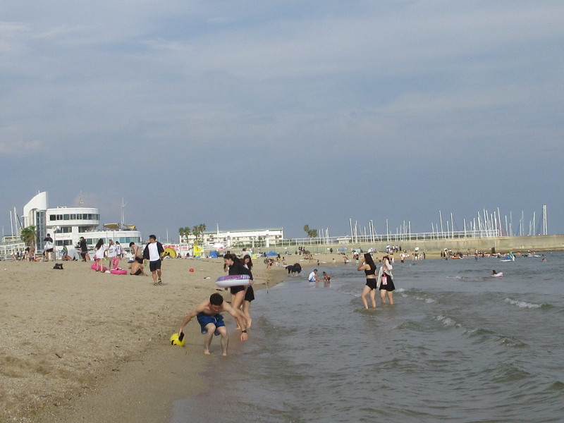 夏は当然須磨ビーチ