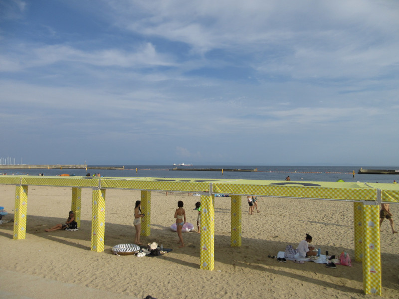夏は当然須磨ビーチ