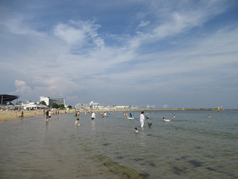 夏は当然須磨ビーチ