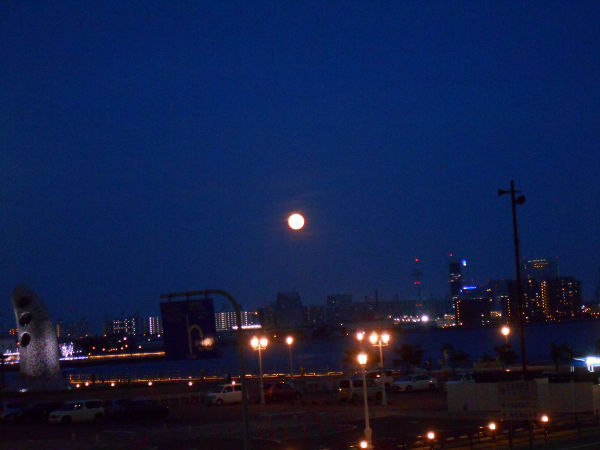 �X�g���x���[���[��