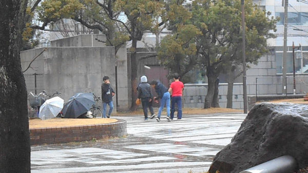 �J�̒��ŗV�ԏ��N����