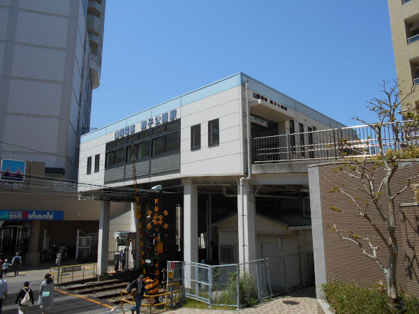 ���q�����w