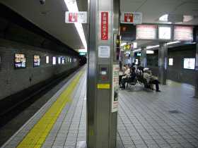 天神橋筋6丁目駅ホーム