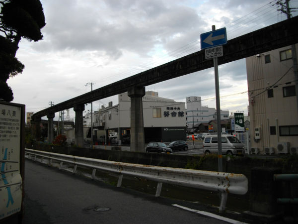 ���m���[���̋O��